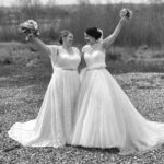 Treffen sich zwei Brautpaare beim Shooting ...
